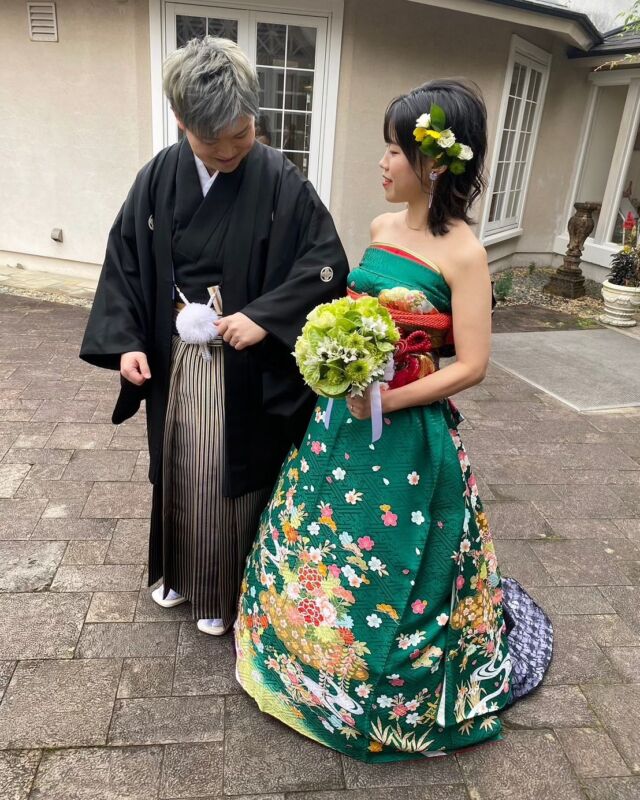 オリエンタル和装🌼*･

披露宴はご新婦様の振袖をアレンジした
オリエンタル和装で入場✨

挙式とは雰囲気を変えてふんわりとしたダウンスタイル𓈒 𓂂𓏸
生花を使って可愛くアレンジ🌿‬
 
 #ダウンスタイル
 #ショートヘアアレンジ
 #生花アレンジ
 #オリエンタル和装 

Produce by
@ozbridal_official 
@ozbridal_yamanashi 
@ozbridal_slidshow 

hairmake
@h.m.akky 

#オズブライダル
#ozbridal
#キングスウェルで結婚式 
.
.
特別なヘアメイクで、
大切な一日に寄り添います

ドレスショップだからこそできる
ドレス選びから当日まで
トータル視点でブライダルのプロが
一緒に花嫁姿を作り上げます🪄︎︎⋆*

𓂃𓂃𓂃𓂃𓂃𓂃𓂃𓂃𓂃𓂃𓂃𓂃𓂃

  ヘアメイク受付中です𓈒𓏸︎︎︎︎

 ▷ @weddiurlmaria_hairmake 

𓂃𓂃𓂃𓂃𓂃𓂃𓂃𓂃𓂃𓂃𓂃𓂃𓂃

  𝘞𝘌𝘋𝘋𝘐𝘜𝘙𝘓 𝘔𝘈𝘙𝘐𝘈

📍 山梨県中巨摩郡昭和町飯喰457-5

  𝖳𝖤𝖫  055-225-6307
  𝖨𝗇𝗌𝗍𝖺𝗀𝗋𝖺𝗆 @weddiurlmaria 

 
#ヘアメイク 
#ブライダルヘア 
#ウェディングヘア
#花嫁ヘア 
#持込みヘアメイク
#出張ヘアメイク
#山梨ヘアセット 
#山梨花嫁 
#関東花嫁
#山梨結婚式
#リゾートウェディング山梨 
#山梨ドレスショップ
#ウェデュールマリア
#レストランウェディング 
#フォトウェディング