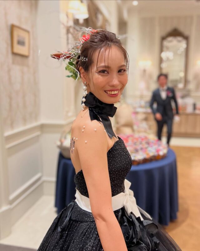 持ち込みヘアメイク️🩷
.

ご新婦様行きつけの美容院のオーナー様がヘアセットを担当され、
今回はメイクを担当させていただきました✨✨

こだわりが沢山詰まったヘアメイク
ご新婦様にとてもお似合いでした♡♡

.
makeup💄@h.m.akky 

.
特別なヘアメイクで、
大切な一日に寄り添います

ドレスショップだからこそできる
ドレス選びから当日まで
トータル視点でブライダルのプロが
一緒に花嫁姿を作り上げます🪄︎︎⋆*

𓂃𓂃𓂃𓂃𓂃𓂃𓂃𓂃𓂃𓂃𓂃𓂃𓂃

  ヘアメイク受付中です𓈒𓏸︎︎︎︎

 ▷ @weddiurlmaria_hairmake 

𓂃𓂃𓂃𓂃𓂃𓂃𓂃𓂃𓂃𓂃𓂃𓂃𓂃

  𝘞𝘌𝘋𝘋𝘐𝘜𝘙𝘓 𝘔𝘈𝘙𝘐𝘈

📍 山梨県中巨摩郡昭和町飯喰457-5

  𝖳𝖤𝖫  055-225-6307
  𝖨𝗇𝗌𝗍𝖺𝗀𝗋𝖺𝗆 @weddiurlmaria 

 ...
#ヘアメイク 
#ブライダルヘア 
#ウェディングヘア
#花嫁ヘア 
#持込みヘアメイク
#出張ヘアメイク
#山梨ヘアセット 
#山梨花嫁 
#関東花嫁
#山梨ドレスショップ
#ウェデュールマリア
#レストランウェディング 
#リゾートウェディング 
#ウェディングドレス
#フォトウェディング 
#ヘアアレンジ
#前撮りヘア
#みんなのウェディング
#ウェディングニュース 
#dressy花嫁 
#プラコレ #マリクル