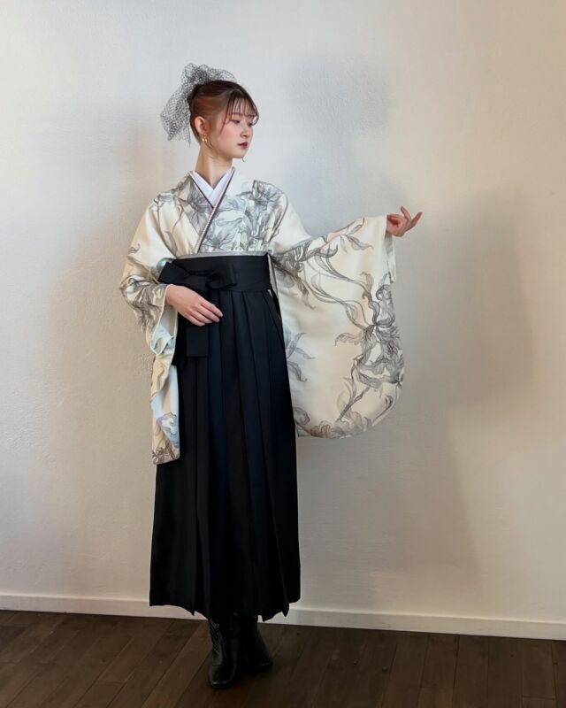 ︎︎︎︎▷▶︎着物レンタル受付中‪‪
お問い合わせはDMからも受け付けています💌

ウェデュール・マリアの着物アカウントです𓂃 𓈒𓏸

⋆┈┈┈┈┈┈┈┈┈┈┈┈┈┈┈⋆

2026年・2027年成人式
2026年卒業式
ご予約受付中です＊

ご予約はお早めに💨

振袖レンタル 66,000円～
卒業袴レンタル 16,500円～
七五三レンタル 16,500円～

#山梨成人式
#山梨卒業式 

⋆┈┈┈┈┈┈┈┈┈┈┈┈┈┈┈⋆

︎︎︎︎◾︎振袖レンタル 
◾︎不足の小物をレンタルしてママ振りをアレンジ
◾︎卒業式袴レンタル
◾︎七五三レンタル
◾︎ヘアメイク着付け＆撮影も可能

着物レンタルからヘアメイク・着付も承ります✨️
詳細はお問い合わせください♪

特別なヘアメイクで、
大切な一日に寄り添います

𓂃𓂃𓂃𓂃𓂃𓂃𓂃𓂃𓂃𓂃𓂃𓂃𓂃

  ヘアメイク着付け受付中です𓈒𓏸︎︎︎︎

 ▷ @weddiurlmaria_hairmake 

𓂃𓂃𓂃𓂃𓂃𓂃𓂃𓂃𓂃𓂃𓂃𓂃𓂃

  𝘞𝘌𝘋𝘋𝘐𝘜𝘙𝘓 𝘔𝘈𝘙𝘐𝘈

📍 山梨県中巨摩郡昭和町飯喰457-5

  𝖳𝖤𝖫  055-225-6307
  𝖨𝗇𝗌𝗍𝖺𝗀𝗋𝖺𝗆 @weddiurlmaria 

 

#成人式 
#振袖 
#着物レンタル 
#卒業式 
#成人式ヘア
#七五三