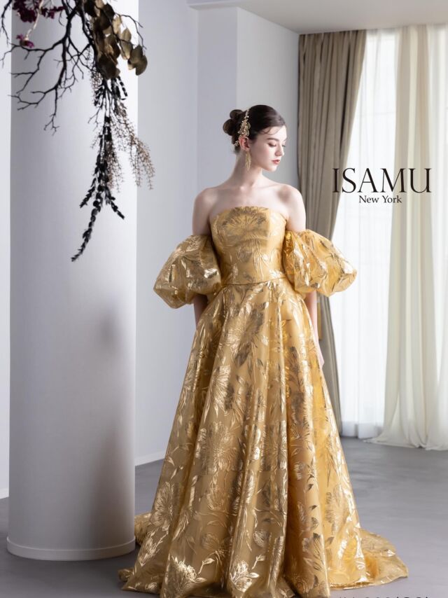 【ISAMU MORITA】 ゴールドドレス💛

オリジナルの箔加工を贅沢に使用した大柄のフラワーモチーフが
エレガンスな世界観を引き立てる一着

細身のラインが大人の魅力を輝かせ、
大きなパフスリーブもPOINT 💡

ガーデンウェディング、ナイトウェディング、ロケーションetc...
どの瞬間、どの場所でもおすすめです✨

気になる方は保存してスタッフにご提示ください✍️
ご試着のお問い合わせお待ちしております！

.

👗CD159 @isamumorita136 
#isamumorita 
#イサムモリタ
#イサムモリタドレス
#ゴールドドレス

…

契約特典＆持ち込み料負担キャンペーン実施中/
式場紹介も承っております
自分たちに合う衣裳、会場がわからない etc....
まずはお気軽にご連絡ください📞✉️

𓂃𓂃𓂃𓂃𓂃𓂃𓂃𓂃𓂃𓂃𓂃𓂃𓂃

𝘞𝘌𝘋𝘋𝘐𝘜𝘙𝘓 𝘔𝘈𝘙𝘐𝘈

📍 山梨県中巨摩郡昭和町飯喰457-5

  𝖳𝖤𝖫  055-225-6307

#結婚式 #ドレス #タキシード 
#ウェディングドレス #カラードレス 
#プレ花嫁 #dressy花嫁 
#ドレス試着 
#ヘアメイク 
#ブライダルヘア 
#花嫁ヘア 
#山梨花嫁 
#関東花嫁 
#山梨結婚式 
#山梨ドレスショップ