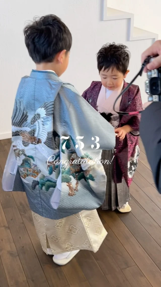 ⌇ 七五三

大切な五歳の記念に
ご家族揃って華やかに👘♥
お任せいただきありがとうございました✨️

七五三・成人式・卒業式
それぞれの特別な瞬間をトータルでサポートします。

【セラヴィ山梨提携店】
@cestlavie_st 

セラヴィ×ウェデュール・マリアの
コラボで実現した豊富な衣装ラインナップ✨

衣裳レンタル：16,500円～
撮影（データ10カット付）：33,000円～

ヘアメイクの優待特典もあり！
まずはお気軽にお問い合わせくださいませ❁⃘*.ﾟ

———
衣装レンタル・ヘアメイク・着付け・撮影まで、
思い出を美しくカタチに。

𓂃𓂃𓂃𓂃𓂃𓂃𓂃𓂃𓂃𓂃𓂃𓂃𓂃

  𝘞𝘌𝘋𝘋𝘐𝘜𝘙𝘓 𝘔𝘈𝘙𝘐𝘈

📍 山梨県中巨摩郡昭和町飯喰457-5

  𝖳𝖤𝖫  055-225-6307
  𝖨𝗇𝗌𝗍𝖺𝗀𝗋𝖺𝗆 @weddiurlmaria 

#七五三 #七五三5歳 #5歳男の子 #七五三撮影 #七五三レンタル
#成人式振袖 #卒業袴 #フォトスタジオ #記念日フォト
#ヘアメイク着付け #ウェデュールマリア